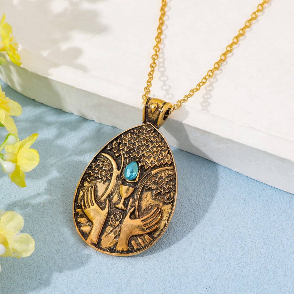 Vintage Game Pendant Necklace  - Vintage Fashion Video recension och pris