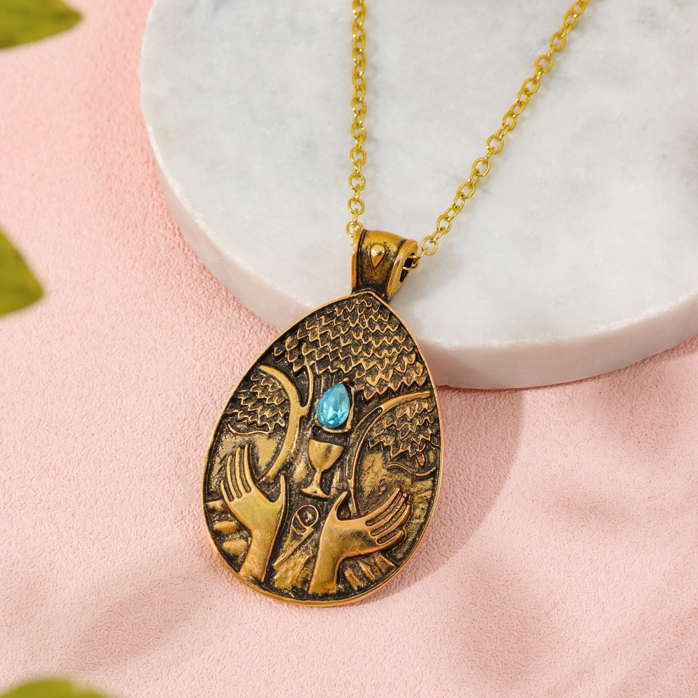 Vintage Game Pendant Necklace  - Vintage Fashion Video recension och pris